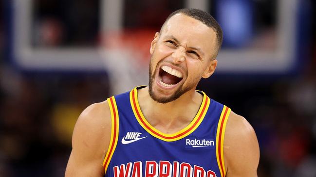SAN FRANCISCO, CALIFORNIA - NOVEMBER 12: Stephen Curry #30 of the Golden State Warriors reacts after he was called for traveling in the second half against the Chicago Bulls at Chase Center on November 12, 2021 in San Francisco, California. NOTE TO USER: User expressly acknowledges and agrees that, by downloading and/or using this photograph, User is consenting to the terms and conditions of the Getty Images License Agreement. Ezra Shaw/Getty Images/AFP == FOR NEWSPAPERS, INTERNET, TELCOS & TELEVISION USE ONLY ==