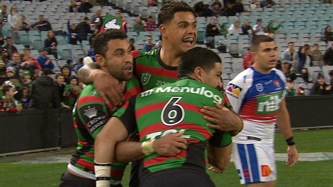 Alex Johnston scores for the Rabbitohs.