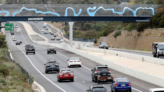 Southern Expressway for rock throwing coverage. Pictured looking north to Glenhelen Path.   Picture: DYLAN COKER