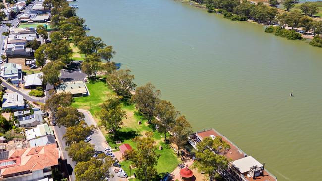 9 River Lane, Mannum. Supplied