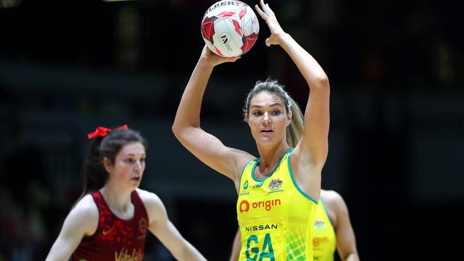 Gretel Bueta in action during the 2022 Netball Quad Series final between Australia and the England Roses. Photo: Getty Images