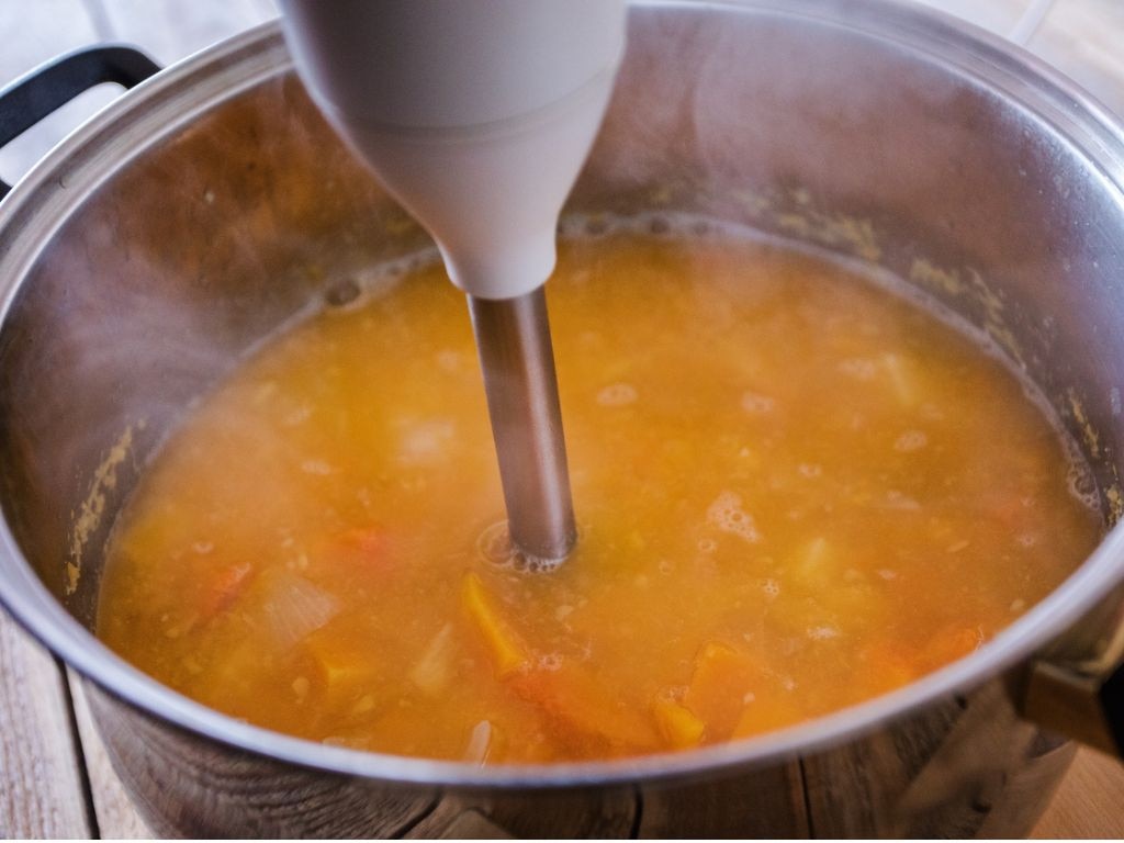 Master food trends with your favourite immersion blender. Picture: iStock/Drbouz.