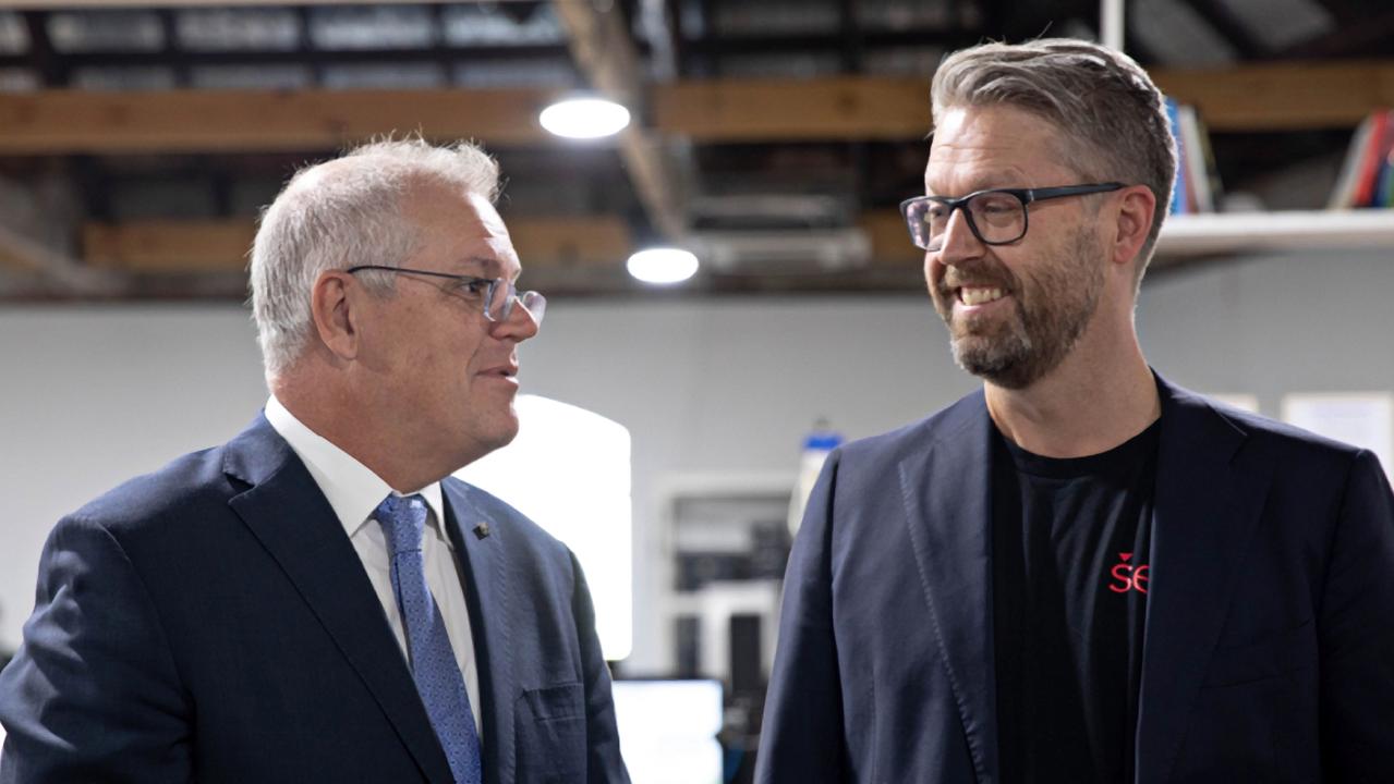 The then prime minister, Scott Morrison, with Seer Medical co-founder Dean Freestone.