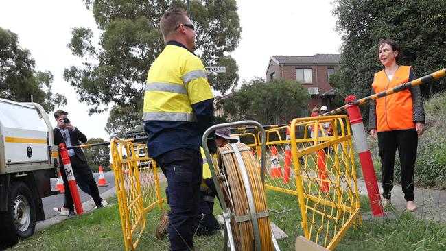 MELBOURNE, AUSTRALIA - NewsWire Photos, JUNE 11, 2021. Minister Jaala Pulford holds a press conference in Roxburgh Park to announce the latest locations to receive broadband upgrades as part of the $550 million Connecting Victoria program. Picture: NCA NewsWire / David Crosling