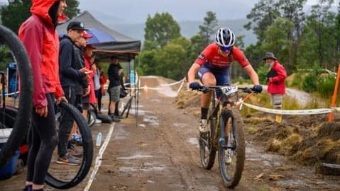 Hayley Oakes, 17, took out the Australian Women's U19 Mountain Bike title in Tasmania in 2021 when she was only 16 years old.