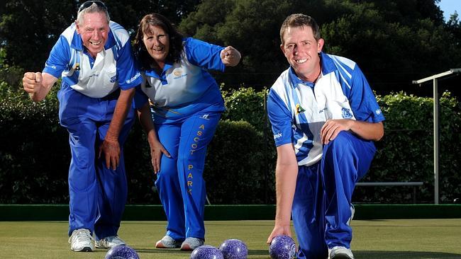 Adelaide Endurance lawn bowler Scott Thulborn with his parents, Dave and Chris. Picture: Keryn Stevens