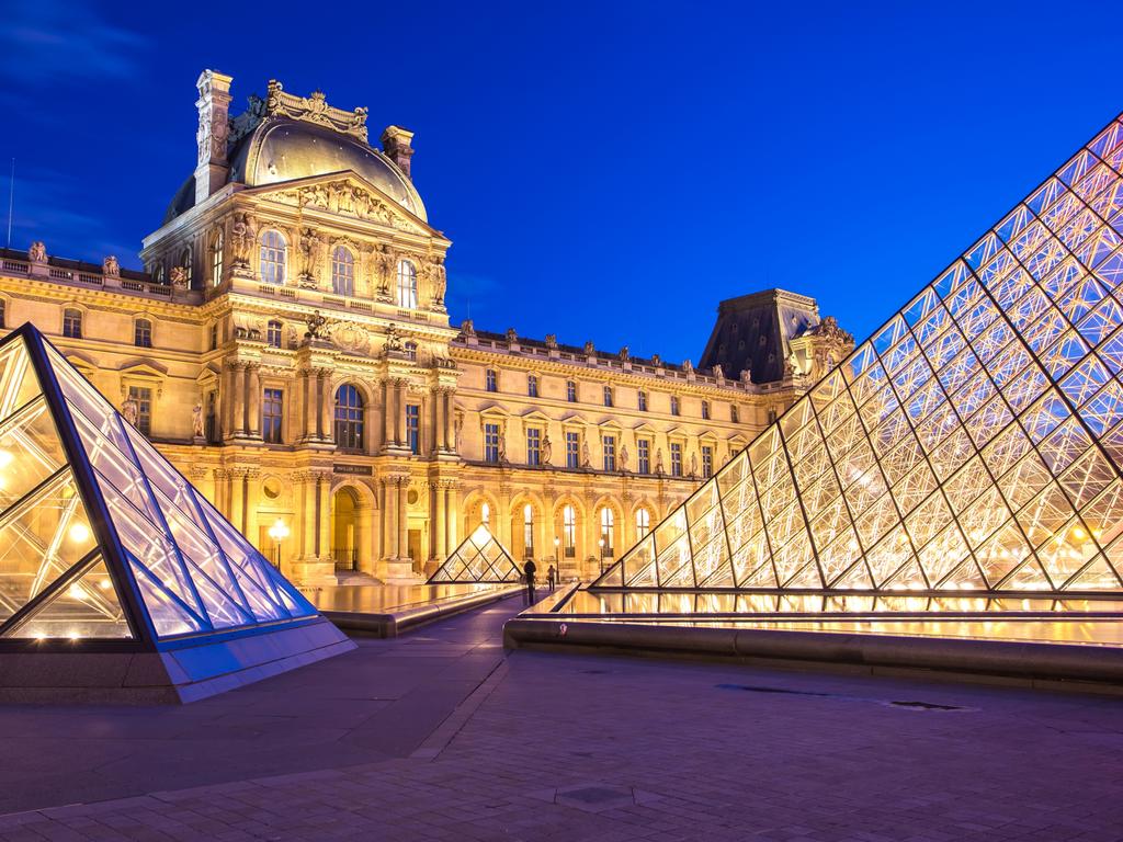 Australian blogger Newsha Syeh denied entry to the Louvre | news.com.au ...