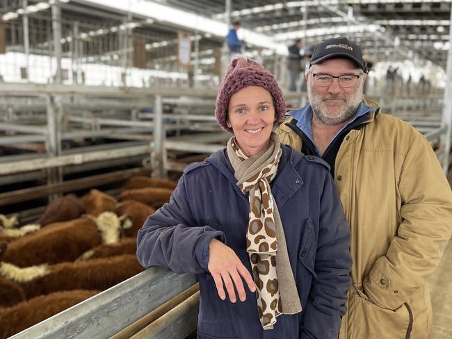 Nick and Jo Lillie from Bostocks Creek sold 119 steers and heifers at Mortlake. Picture: Petra Oates