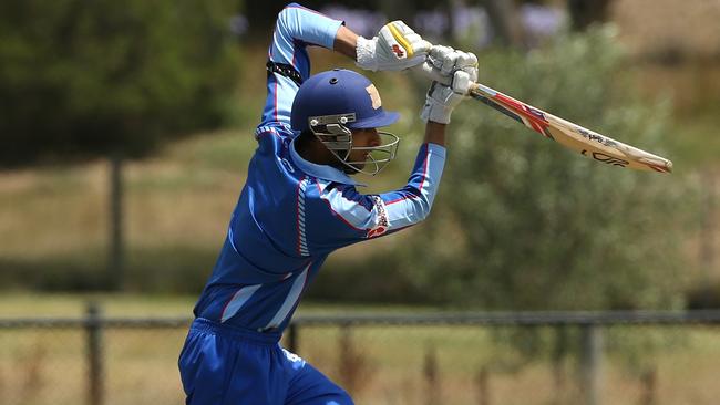 Raza Rizwan in action for Ivanhoe. Picture: Hamish Blair