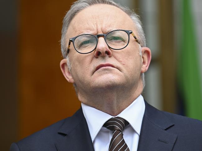 CANBERRA, AUSTRALIA  - NewsWire Photos - November 29, 2024:  Prime Minister Anthony Albanese, Federal Treasurer Jim Chalmers and Senator Katy Gallagher hold a press conference at Parliament House in Canberra. Picture: NewsWire / Martin Ollman