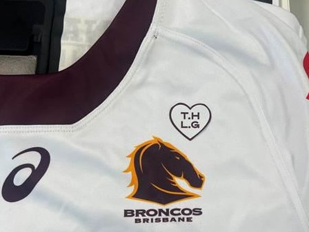 The Broncos NRLW team wore the initials of Toni Hunt and Lavinia Gould on their jerseys last season.