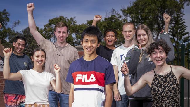 Mordialloc College is celebrating its first ever 99.95. 4. David Le aged 17 (middle) with some of the other star students – L/R Kijana Pauline 18, William James Lhuede-OÃ&#149;Meara 18, Jasmine Ristevski 18, Noreigh Zuniga 18, Callum Roberts 18, Anya Biaroza 18 and Ava Collison 18 Picture: Wayne Taylor.