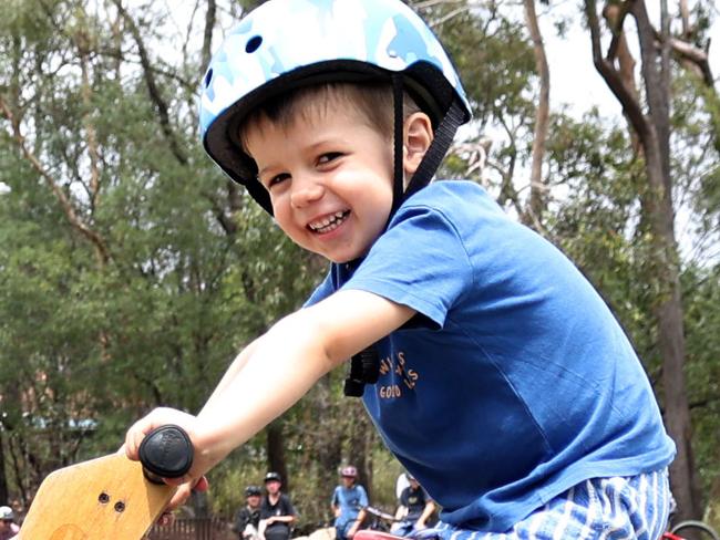 HERSTON AUSTRALIA Saturday 16th November 2024 - Future Brisbane -  Jana Banhuk and her son Leo (3) from Alderley  pictured enjoying the new Victoria Park Urban Pump Track. Picture David Clark