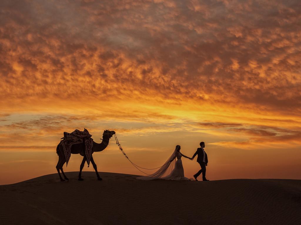 The Top 50 Wedding Photos of 2016 Curated by Junebug Weddings. Nearly 9,000 photos were submitted by photographers from 50 different countries to produce this year’s stunning collection of 50 images. Danelle Bohane