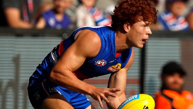 Ed Richards in action for the Western Bulldogs on his debut.