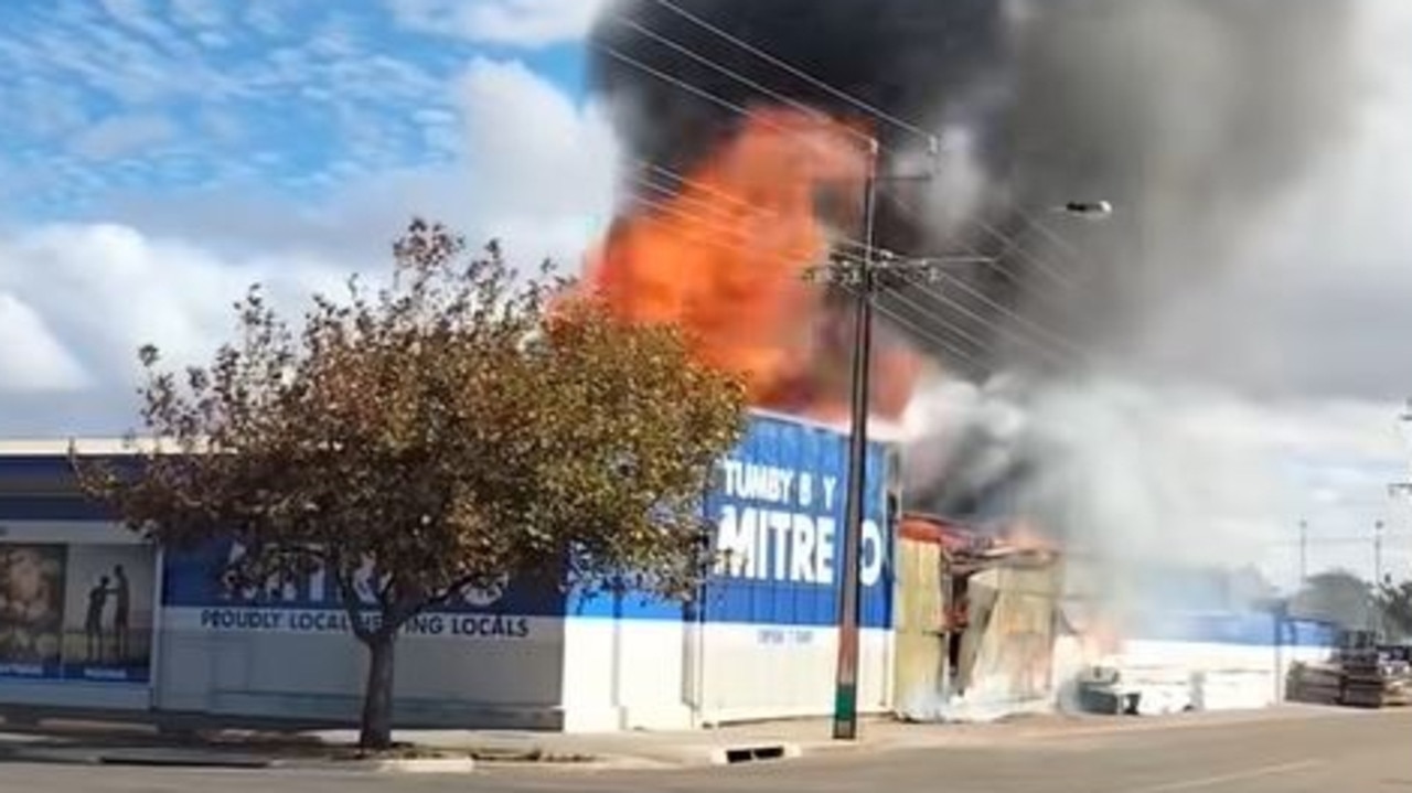 Fire crews are battling an inferno at a hardware store on Eyre Peninsula. A watch and act alert has been issued urging Tumby Bay locals to stay indoors Picture: 7NEWS