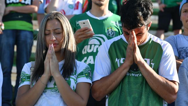 People pay tribute to the players of Brazilian team Chapecoense Real.