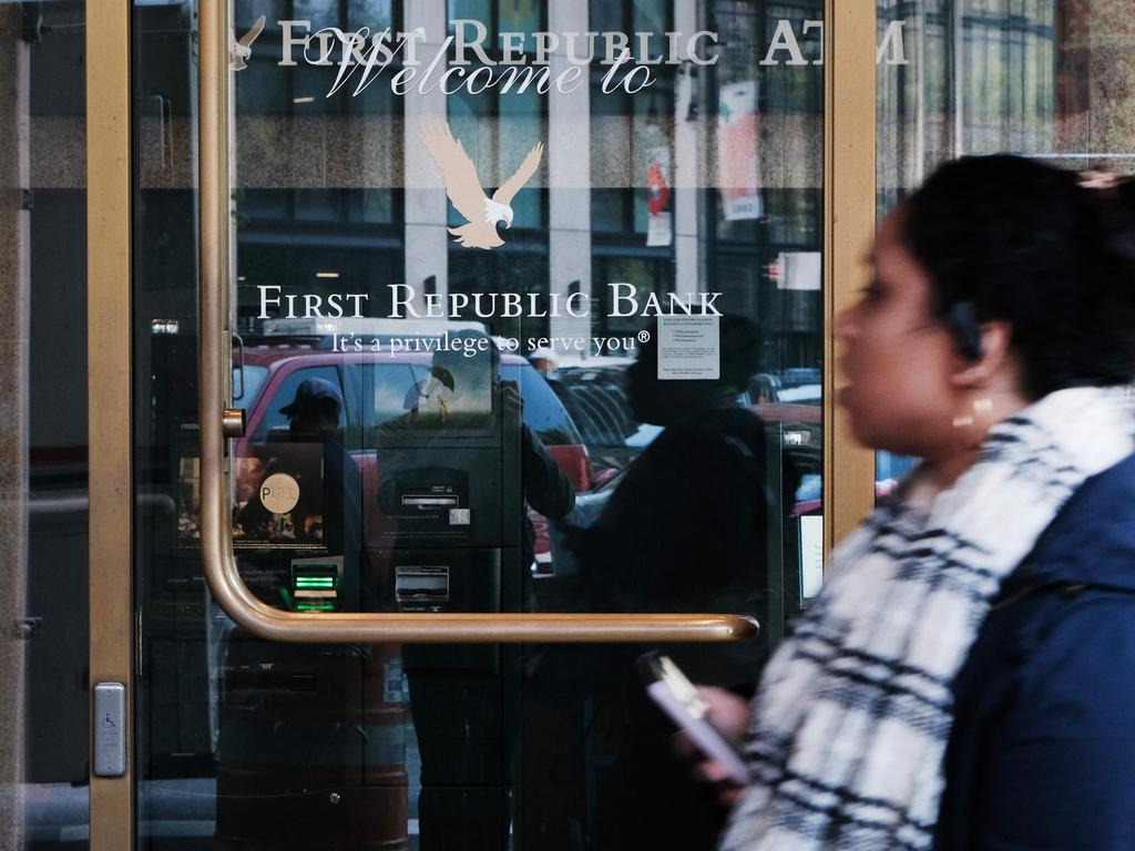 A First Republic bank branch in Manhattan. (Photo by SPENCER PLATT / GETTY IMAGES NORTH AMERICA / Getty Images via AFP)