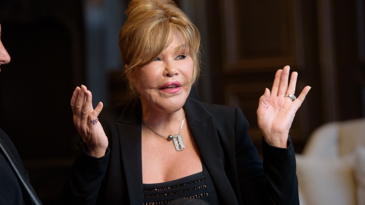 ‘Cat woman’ Jocelyn Wildenstein dead at 84