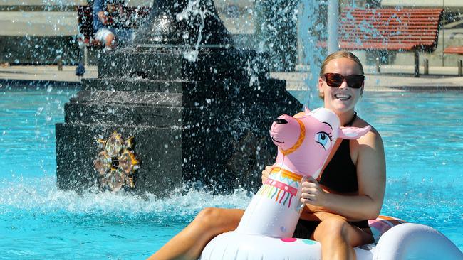 Ishy Falzon of Geelong cooling off at Eastern Beach swimming pool. Picture: Alison Wynd