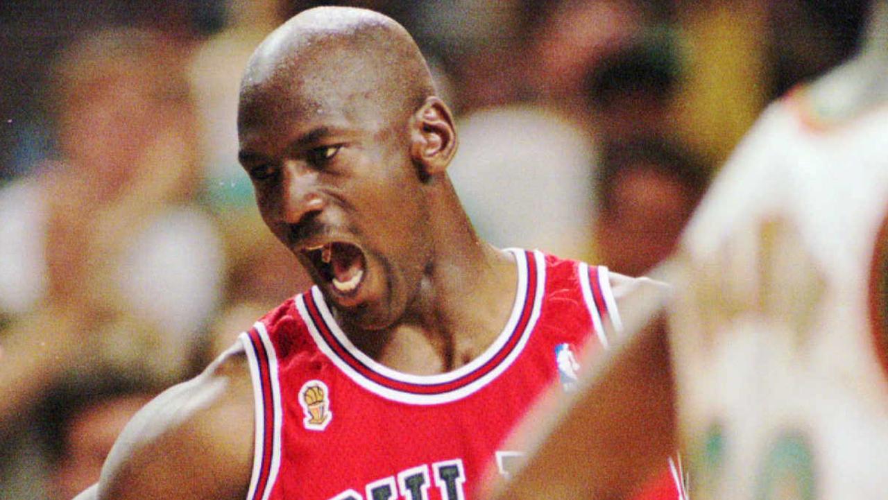 Michael jordan punched sale steve kerr