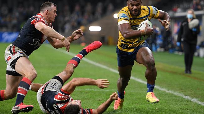 Tedesco’s head hits the ground after the Sivo tackle. Picture: AAP Image/Dan Himbrechts