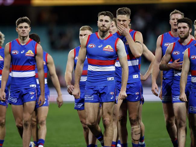 Dejected Bulldogs during the Round 17 AFL match between the Sydney Swans and Western Bulldogs at the SCG on 8th July, 2022. Photo by Phil Hillyard (Image Supplied for Editorial Use only - **NO ON SALES** - Â©Phil Hillyard )