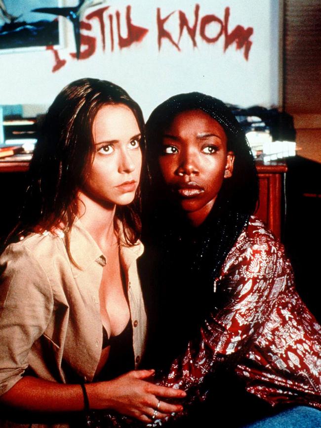 Jennifer Love Hewitt and Brandy in film 'I Know What You Did Last Summer'.
