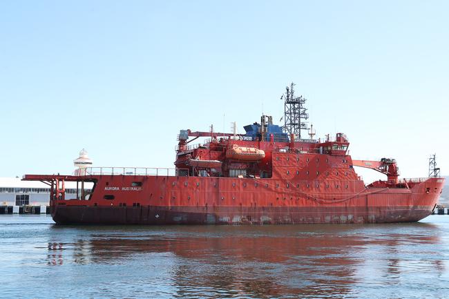 Final voyage out of Hobart for the Aurora Australis. Picture: NIKKI DAVIS-JONES