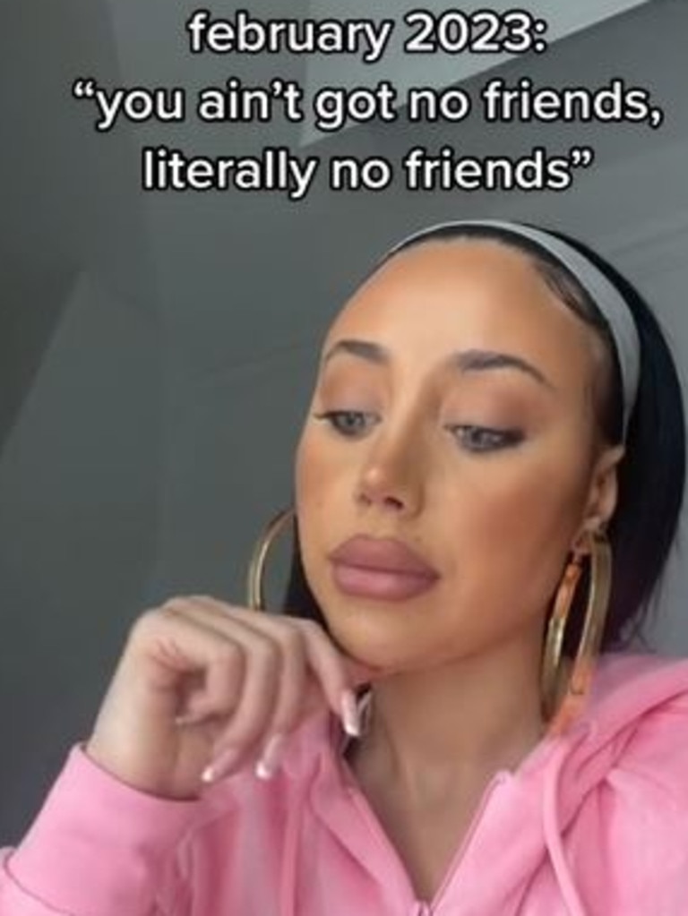 Women are joking about being friendless. Picture: TikTok/okiamyasmin