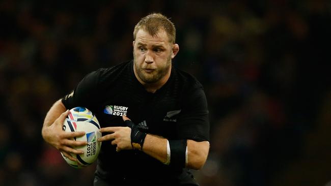 All Blacks forward Owen Franks has re-signed with New Zealand rugby until the 2019 World Cup.