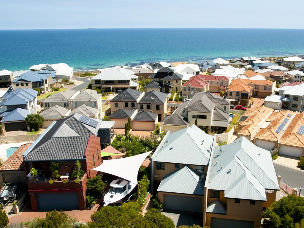 RBA fears buyer pessimism could drive property prices down by 20pc