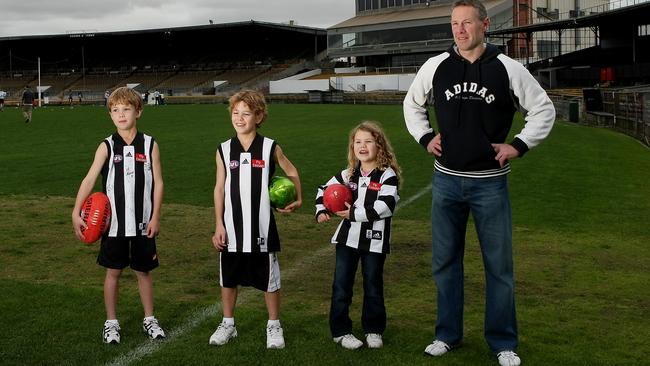 Gavin Brown with his children Callum, Tyler and Tarni in 2008.