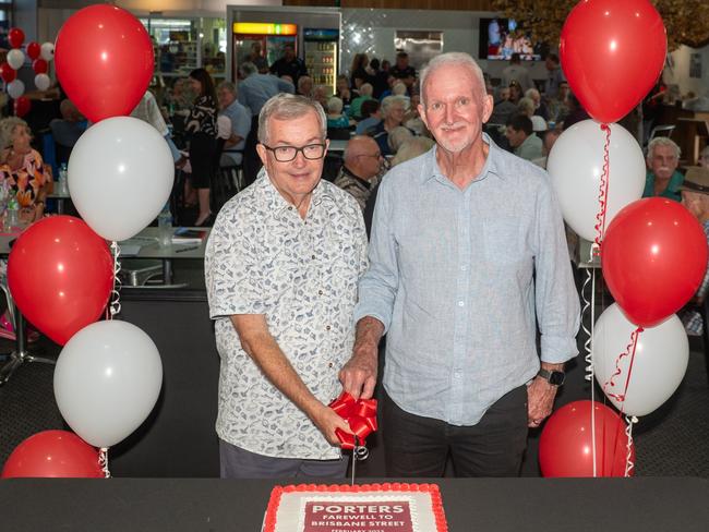 Porters throw final party at historic home