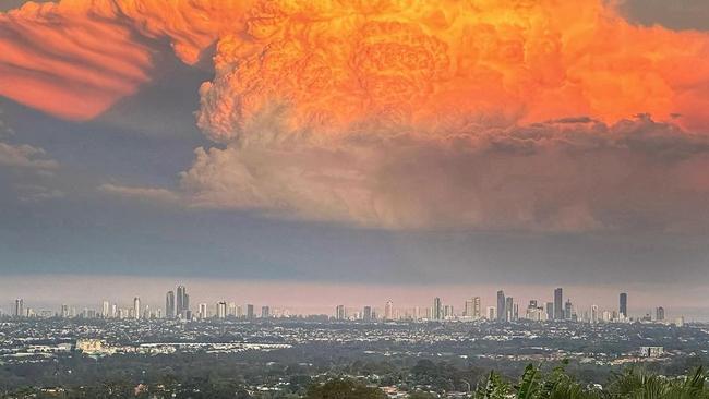 A photo of Thursday's unusual cloud formation over the Gold Coast posted by @bearybythebeach on Instagram.