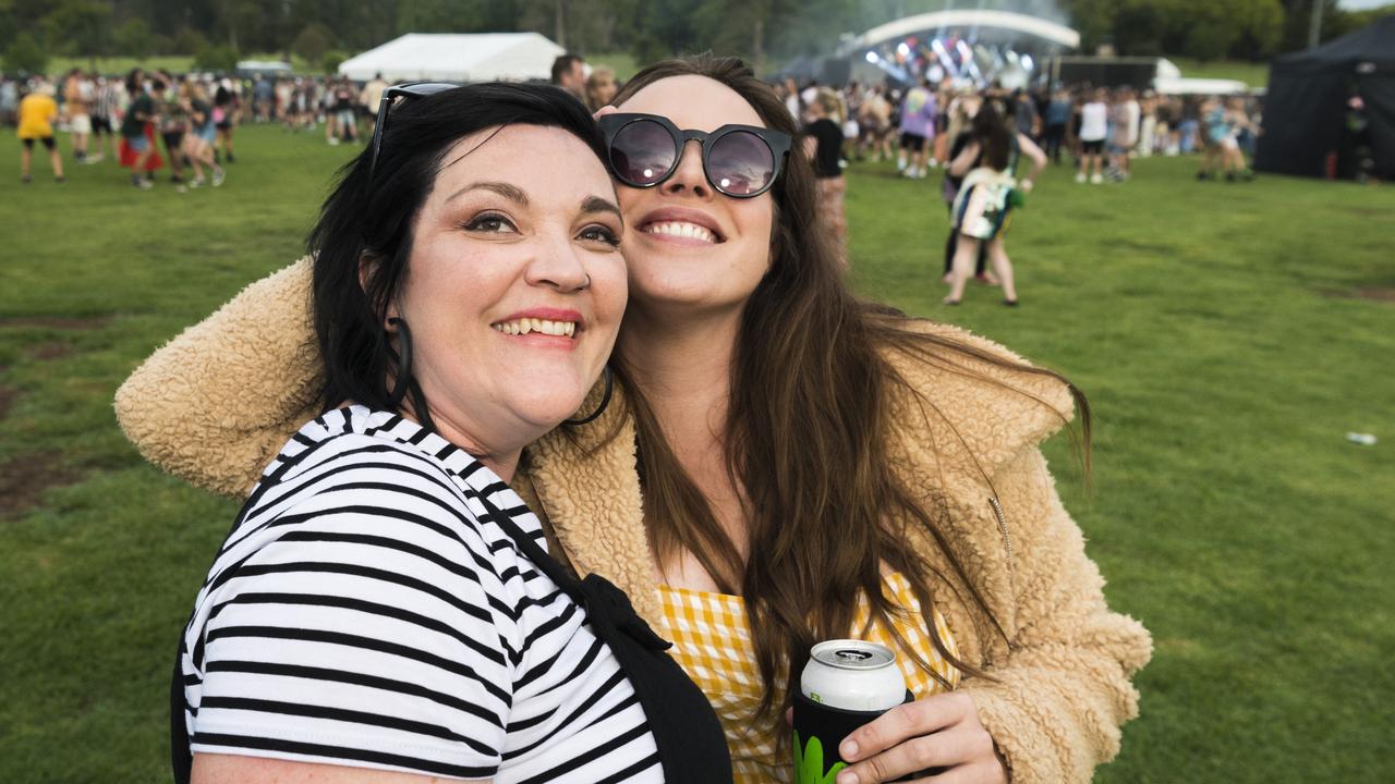 Carly Major (left) and Maddison Sicario at The Backyard Series in Queens Park, Saturday, November 6, 2021. Picture: Kevin Farmer