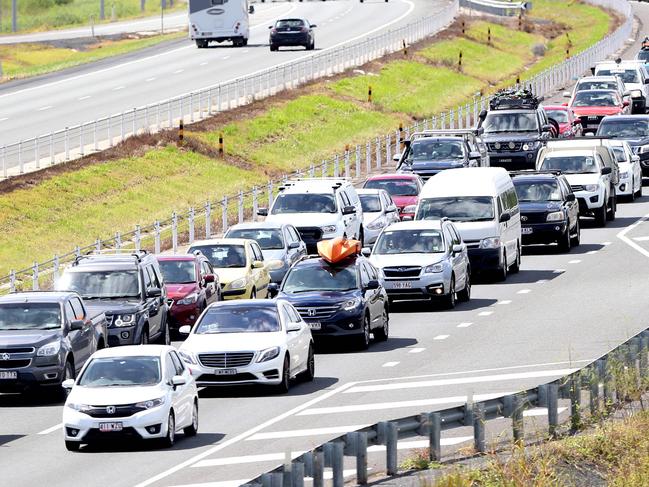 Traffic on the Bruce Hwy coming back to Brisbane after the Easter long weekend at Glass House Mountains,Roys Rd 2nd April 2018.Traffic photos back to Brisbane.Photo AAP/ Ric Frearson