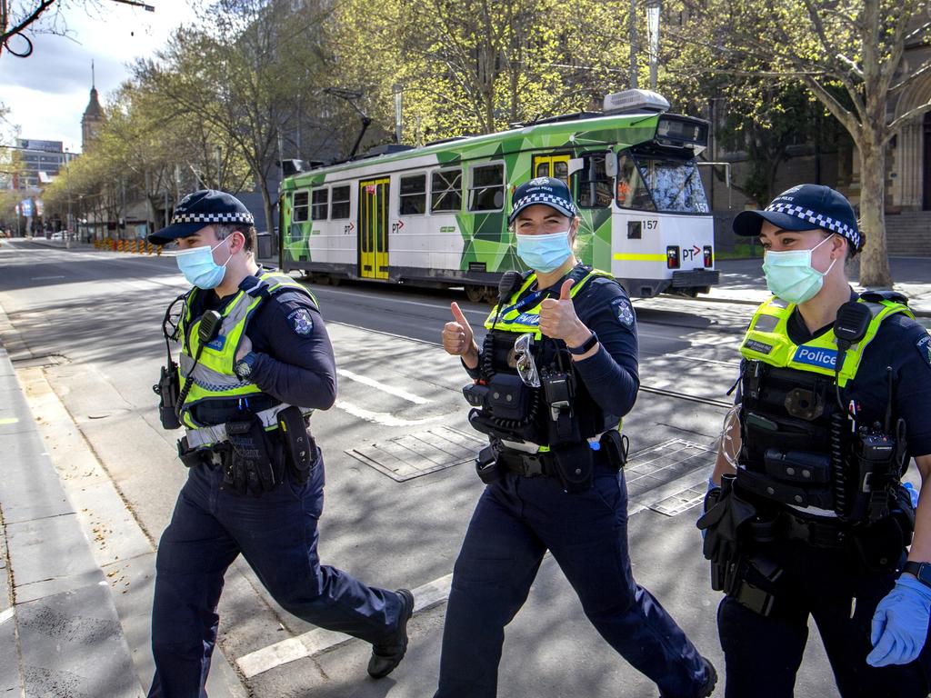 A thumbs up from a police officer patrolling Melbourne CBD. Picture: NCA NewsWire/David Geraghty