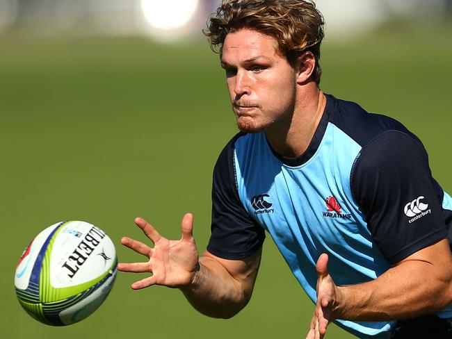 SYDNEY, AUSTRALIA - MAY 12: Michael Hooper receives a pass during a NSW Waratahs Super Rugby training session at Moore Park on May 12, 2016 in Sydney, Australia. (Photo by Brendon Thorne/Getty Images)