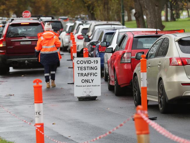 Lines of cars form at the Albert Park testing facility during a new outbreak in Melbourne. Thursday, May 27, 2021. Picture: David Crosling