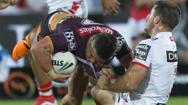 Kodi Nikorima tangles with opposite number Ben Hunt.