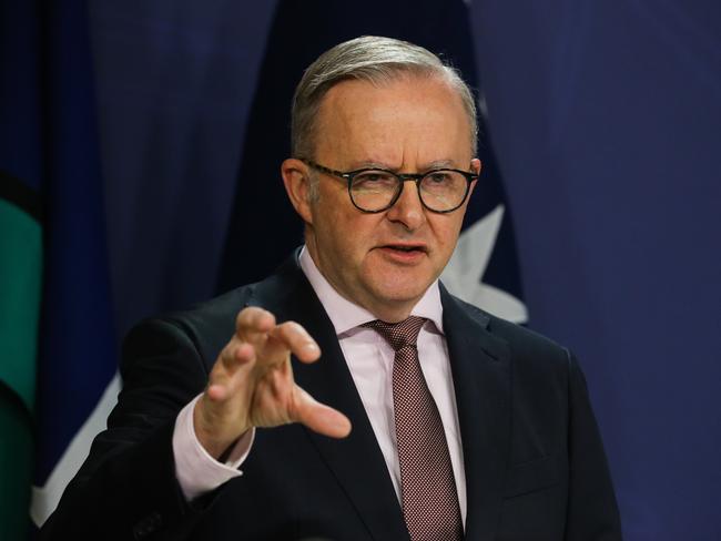 SYDNEY, AUSTRALIA: Newswire Photos: JANUARY 03 2024: Prime Minister Anthony Albanese addresses the media in a press conference in the Sydney Parliament Offices today. Photo by: NCA Newswire/ Gaye Gerard