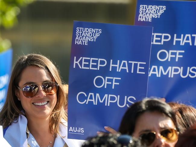 About 250 people gathered for a pro-Israel in Melbourne on Thursday. Picture: NCA NewsWire / Ian Currie