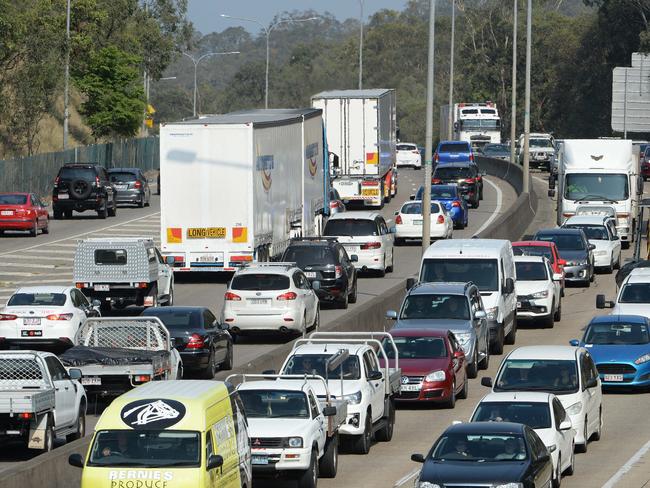 M1 Crash pics northbound at Reedy Creek. Traffic congestion viewed from Southport Burleigh Rd looking south. Picture: Lawrence Pinder