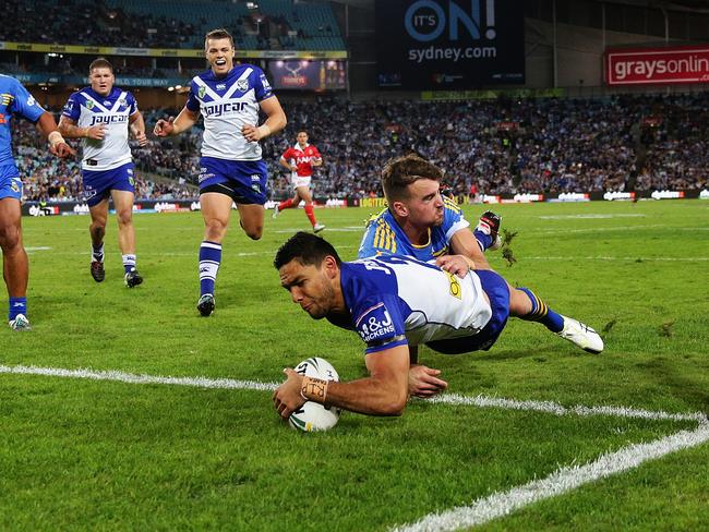 Bulldogs Curtis Rona against the Eels. Pic Brett Costello