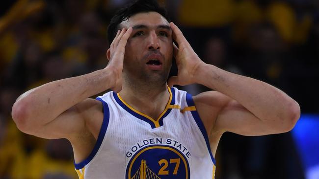 Zaza store injures kawhi