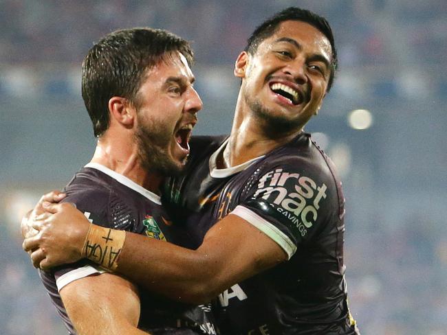 Ben Hunt celebrates his try with Anthony Milford against the Rabbitohs. Pic Darren England.