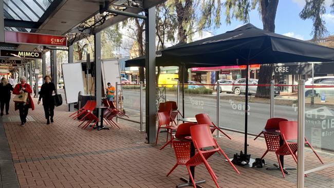 Shutdown cafes as Covid-19 hit and shoppers flocked to Foodland on The Parade in Norwood. Picture: Tricia Watkinson.