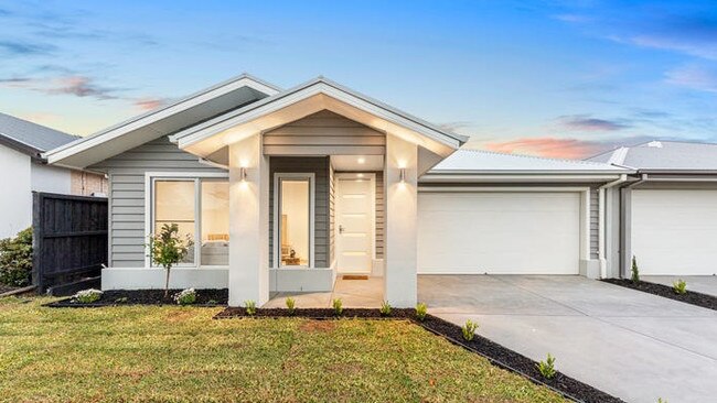 6 Atherton Ave, Officer South, gives an idea of what $775,000-$825,000 gets in the suburb.