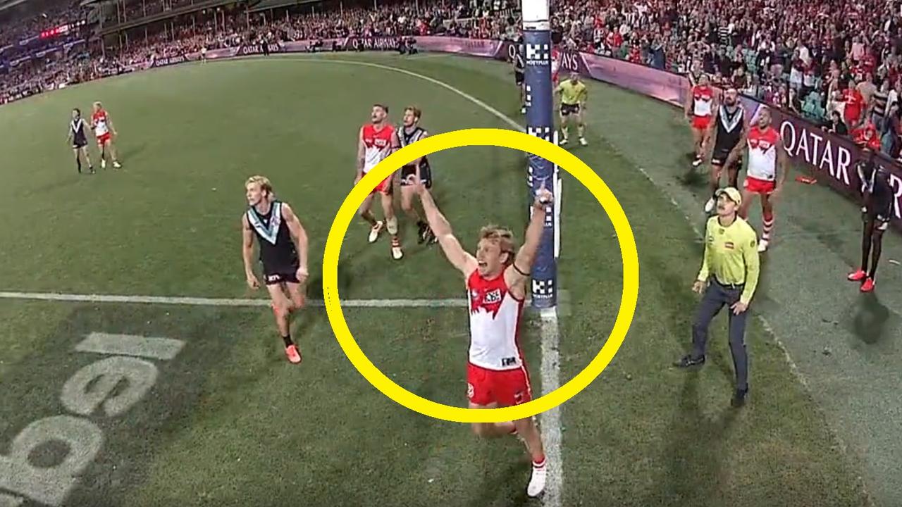 Callum Mills went off early. Photo: Fox Footy.